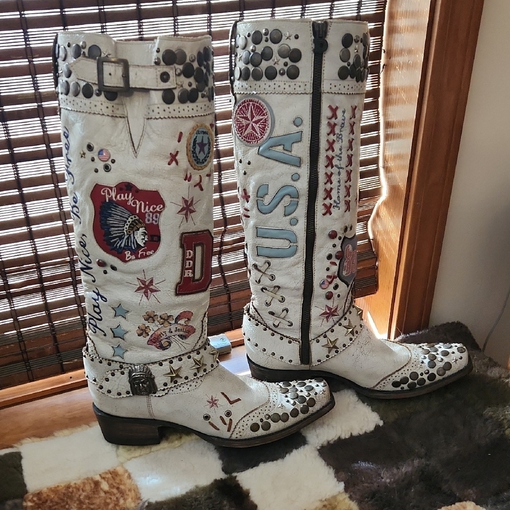 Double D Ranch White Western Boots with Red and Blue Accents - Picture 2 of 7